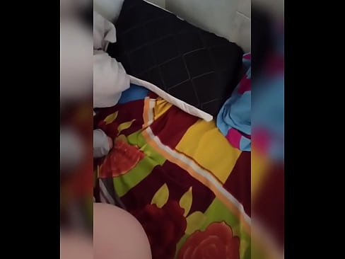 ❤️ Nire gelakidea etxean bakarrik geratzen da, bere senarra oporretara joaten delako eta nik izorratzeko eta ipurdia esnez betetzeko aprobetxatzen dut ❤️ Sexu bideoa gurean eu.porngifer.ru